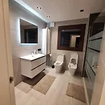 Ferienhaus Casa Fantastica En Zona Tranquila Un Todos Nuestra Casa Es Perfecta Tanto Familias Y Amigos Que Buscan Descanso, Ciclistas Que Desean Explorar La Zona Ciclistas Ofrecemos Un Espacio Seguro Guardar Bicicle *