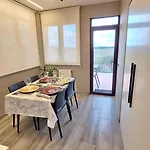 Casa Fantastica En Zona Tranquila Un Todos Nuestra Casa Es Perfecta Tanto Familias Y Amigos Que Buscan Descanso, Ciclistas Que Desean Explorar La Zona Ciclistas Ofrecemos Un Espacio Seguro Guardar Bicicle *