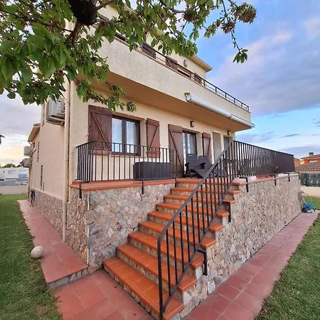 Dom wakacyjny Casa Fantastica En Zona Tranquila