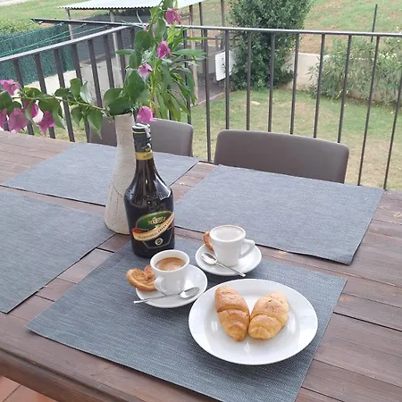 Ferienhaus Casa Fantastica En Zona Tranquila Un Todos Nuestra Casa Es Perfecta Tanto Familias Y Amigos Que Buscan Descanso, Ciclistas Que Desean Explorar La Zona Ciclistas Ofrecemos Un Espacio Seguro Guardar Bicicle Gerona