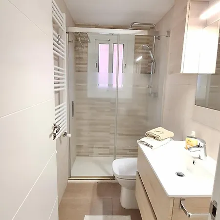 Ferienhaus Casa Fantastica En Zona Tranquila Un Todos Nuestra Casa Es Perfecta Tanto Familias Y Amigos Que Buscan Descanso, Ciclistas Que Desean Explorar La Zona Ciclistas Ofrecemos Un Espacio Seguro Guardar Bicicle