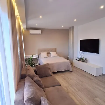 Casa Fantastica En Zona Tranquila Un Todos Nuestra Casa Es Perfecta Tanto Familias Y Amigos Que Buscan Descanso, Ciclistas Que Desean Explorar La Zona Ciclistas Ofrecemos Un Espacio Seguro Guardar Bicicle Ferienhaus Gerona