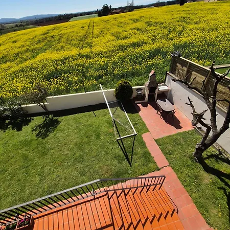 Casa Fantastica En Zona Tranquila Un Todos Nuestra Casa Es Perfecta Tanto Familias Y Amigos Que Buscan Descanso, Ciclistas Que Desean Explorar La Zona Ciclistas Ofrecemos Un Espacio Seguro Guardar Bicicle Ferienhaus *