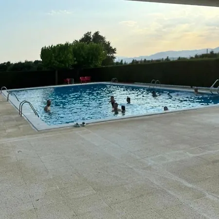 Casa Fantastica En Zona Tranquila Un Todos Nuestra Casa Es Perfecta Tanto Familias Y Amigos Que Buscan Descanso, Ciclistas Que Desean Explorar La Zona Ciclistas Ofrecemos Un Espacio Seguro Guardar Bicicle Ferienhaus Gerona