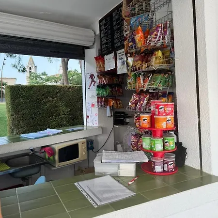 Ferienhaus Casa Fantastica En Zona Tranquila Un Todos Nuestra Casa Es Perfecta Tanto Familias Y Amigos Que Buscan Descanso, Ciclistas Que Desean Explorar La Zona Ciclistas Ofrecemos Un Espacio Seguro Guardar Bicicle Gerona