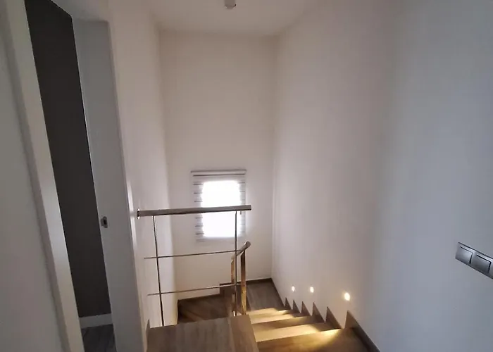 Casa Fantastica En Zona Tranquila Un Todos Nuestra Casa Es Perfecta Tanto Familias Y Amigos Que Buscan Descanso, Ciclistas Que Desean Explorar La Zona Ciclistas Ofrecemos Un Espacio Seguro Guardar Bicicle Дом отдыха