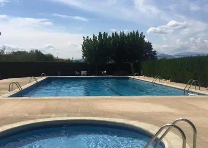 Дом отдыха Casa Fantastica En Zona Tranquila Un Todos Nuestra Casa Es Perfecta Tanto Familias Y Amigos Que Buscan Descanso, Ciclistas Que Desean Explorar La Zona Ciclistas Ofrecemos Un Espacio Seguro Guardar Bicicle *