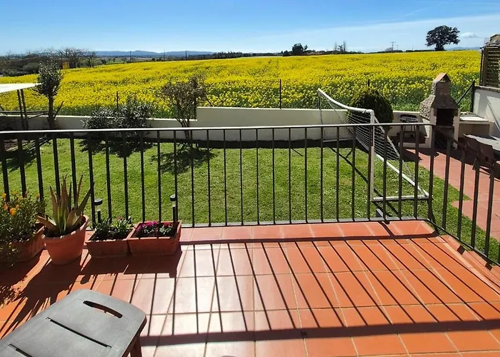 Casa Fantastica En Zona Tranquila Un Todos Nuestra Casa Es Perfecta Tanto Familias Y Amigos Que Buscan Descanso, Ciclistas Que Desean Explorar La Zona Ciclistas Ofrecemos Un Espacio Seguro Guardar Bicicle * Жирона