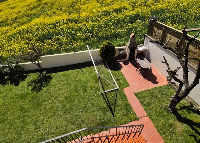 Casa Fantastica En Zona Tranquila Un Todos Nuestra Casa Es Perfecta Tanto Familias Y Amigos Que Buscan Descanso, Ciclistas Que Desean Explorar La Zona Ciclistas Ofrecemos Un Espacio Seguro Guardar Bicicle Дом отдыха *