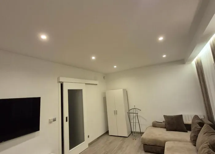 Дом отдыха Casa Fantastica En Zona Tranquila Un Todos Nuestra Casa Es Perfecta Tanto Familias Y Amigos Que Buscan Descanso, Ciclistas Que Desean Explorar La Zona Ciclistas Ofrecemos Un Espacio Seguro Guardar Bicicle